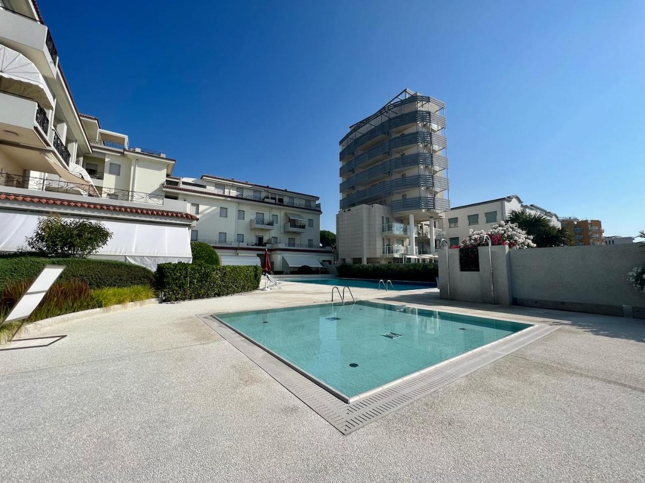 Bagni Miramare - Home Immobiliare Jesolo Екстериор снимка
