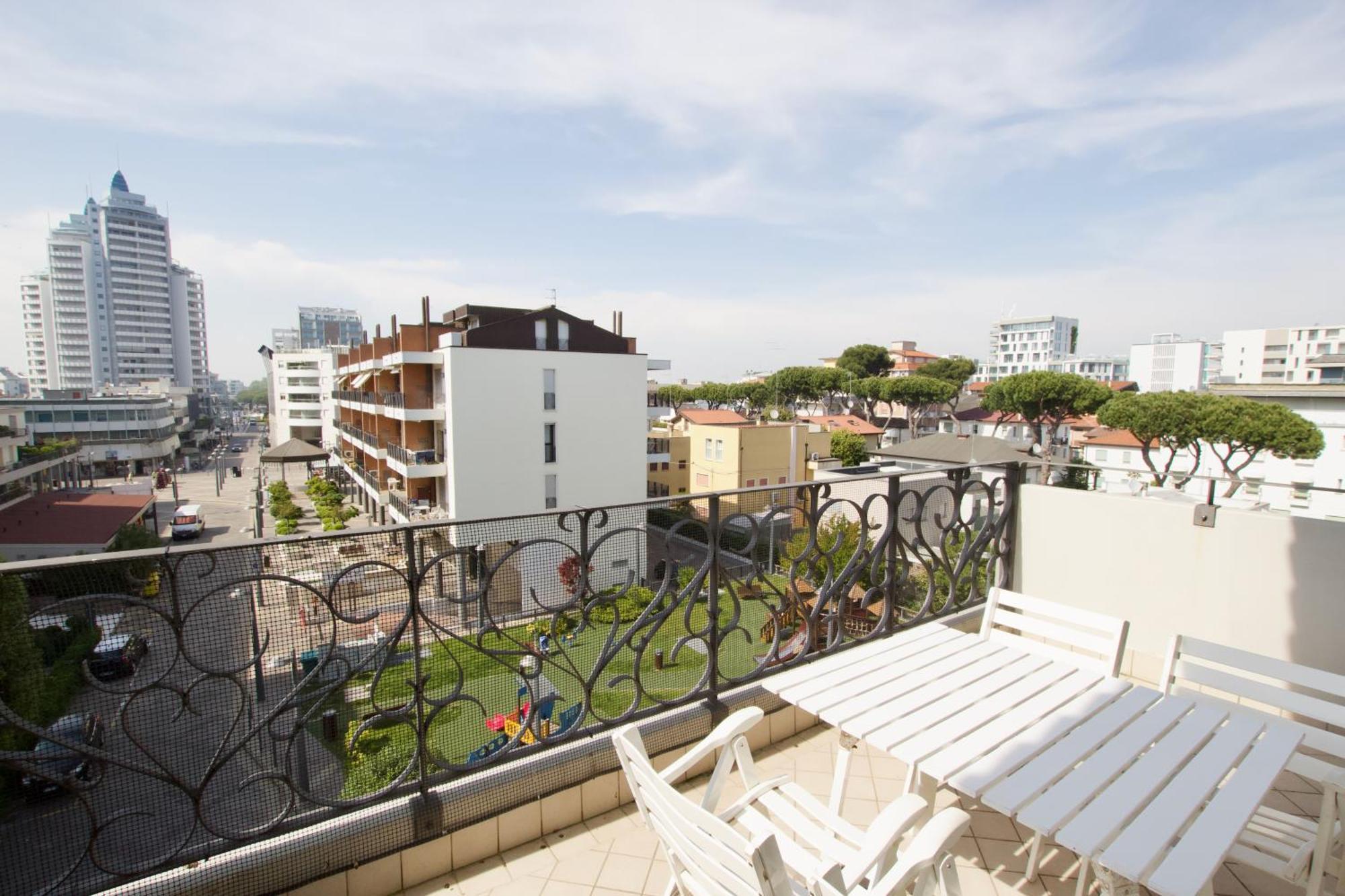 Bagni Miramare - Home Immobiliare Jesolo Екстериор снимка